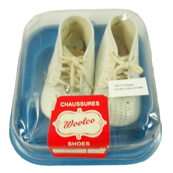 Vintage 1950s Baby Shoes White Booties w Bells Woolco Size 0 La Parisette - Picture 2 of 9